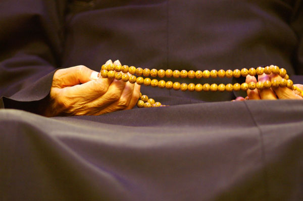 Изображение:Tam Qui Buddhist prayer beads 61.jpg