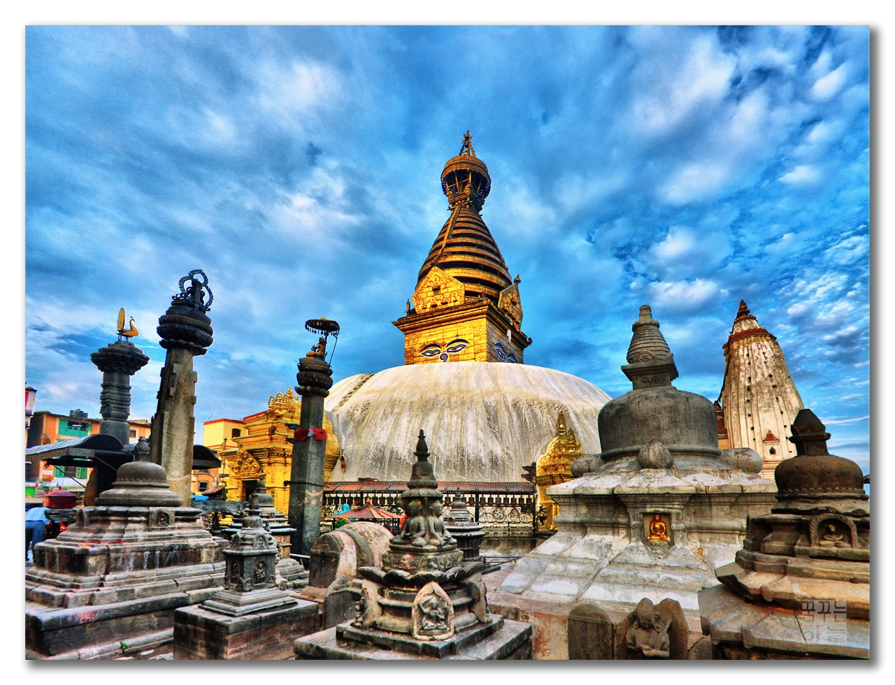Изображение:Swayambhunath Tamqui.jpg