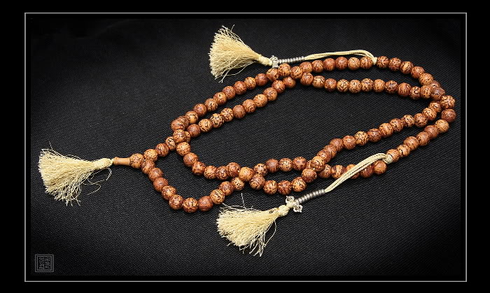 Изображение:Tam Qui Buddhist prayer beads 63.jpg