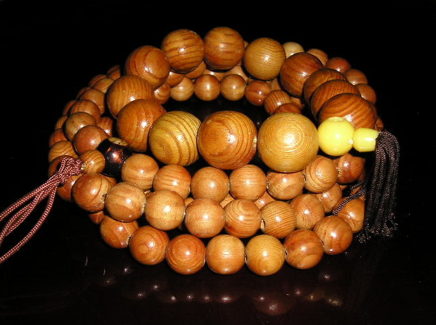 Изображение:Tam Qui Buddhist prayer beads 55.jpg