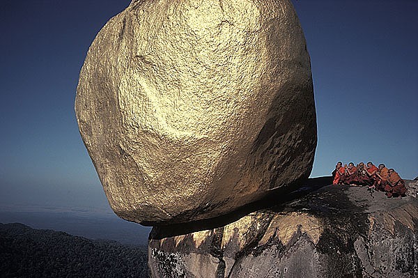 Изображение:GoldenRock01.jpg
