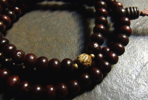Изображение:Tam Qui Buddhist prayer beads 56.jpg