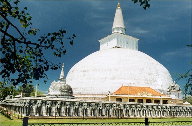 Изображение:Anuradhapura Shri-Lanka Tamqui.jpg