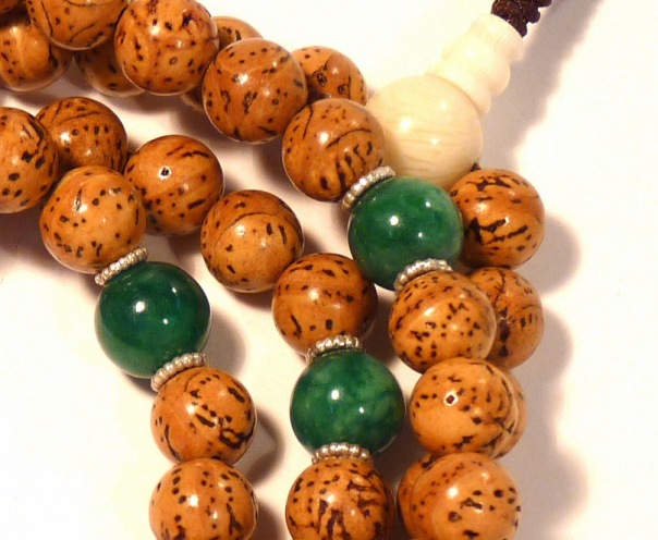 Изображение:Tam Qui Buddhist prayer beads 66.jpg
