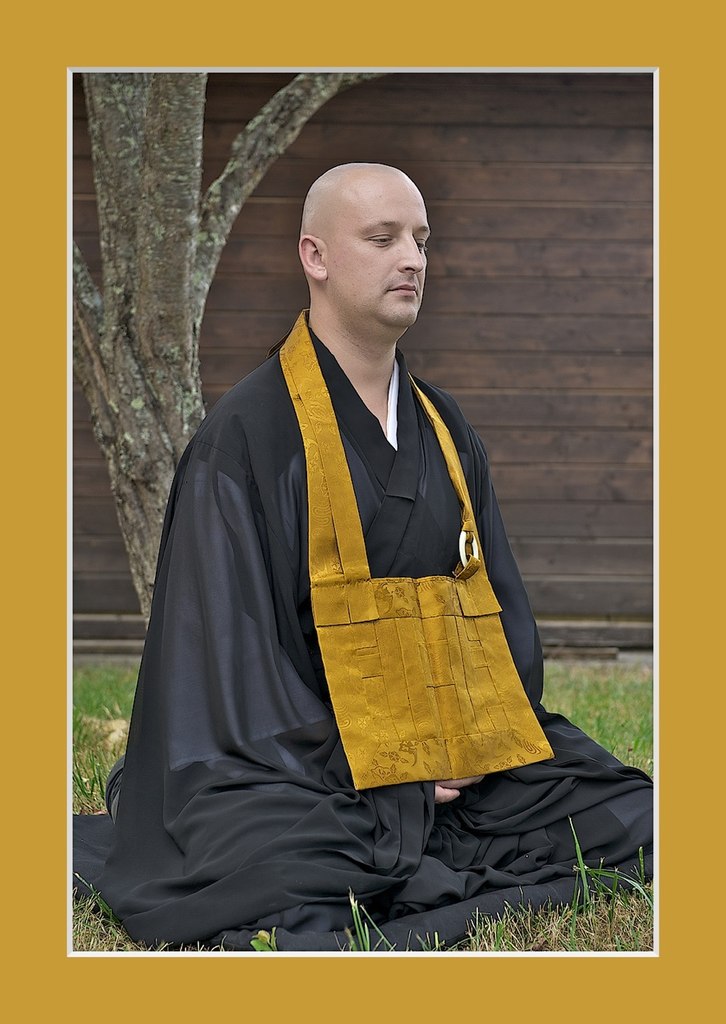 Изображение:Tam Qui Buddha News 405.jpg
